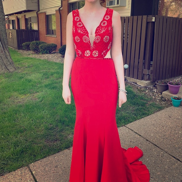 Gorgeous red Sherri Hill Prom Dress - Picture 1 of 4